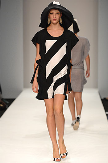Spring Summer 08 - Catwalk 11