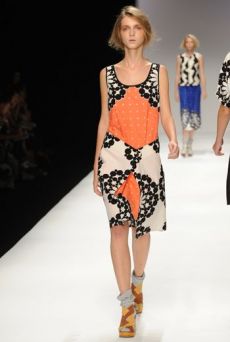SS10 DOILY APRON DRESS - RED - Other Image